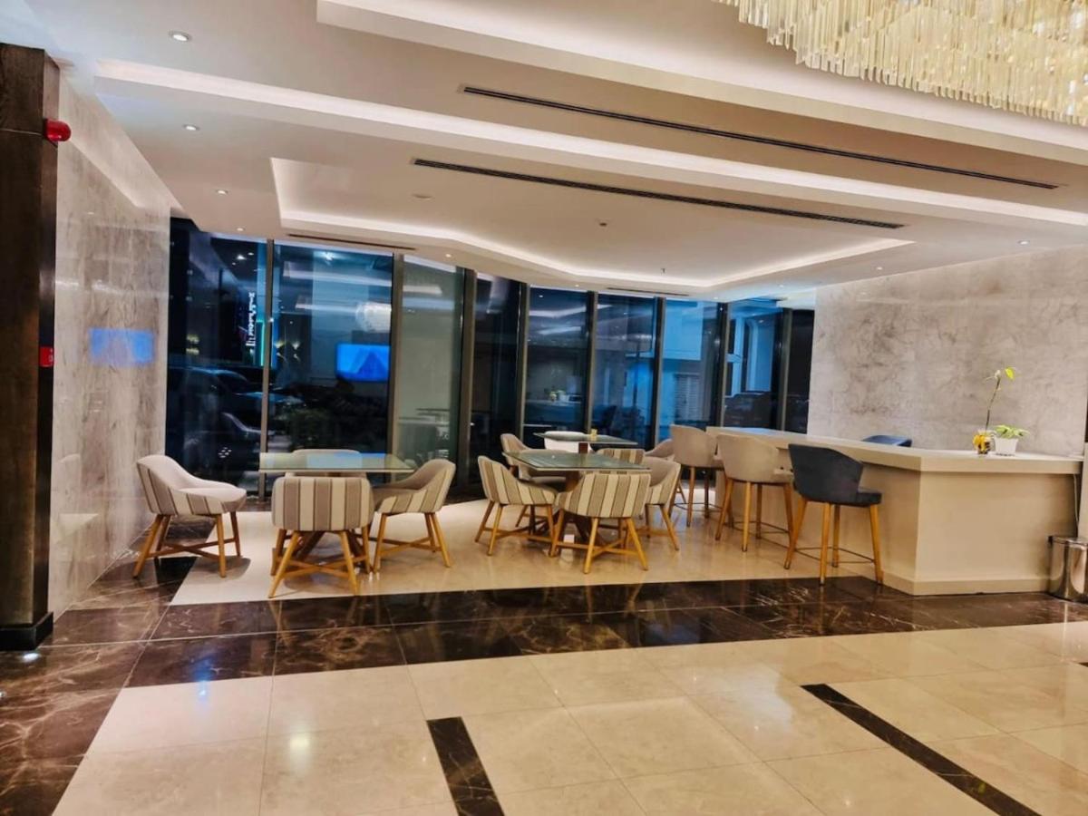 Sea View One Bedroom Sky View Paradise