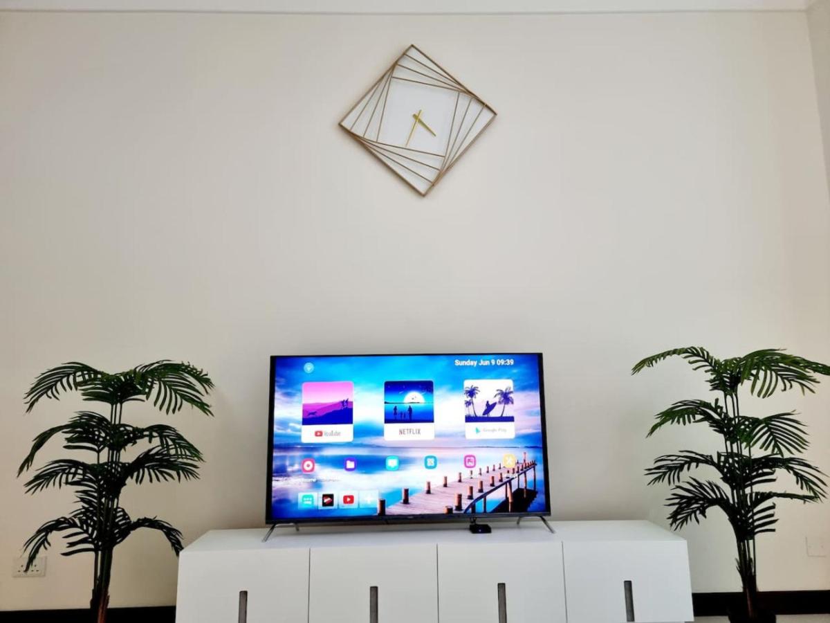 One Bedroom White Apartment