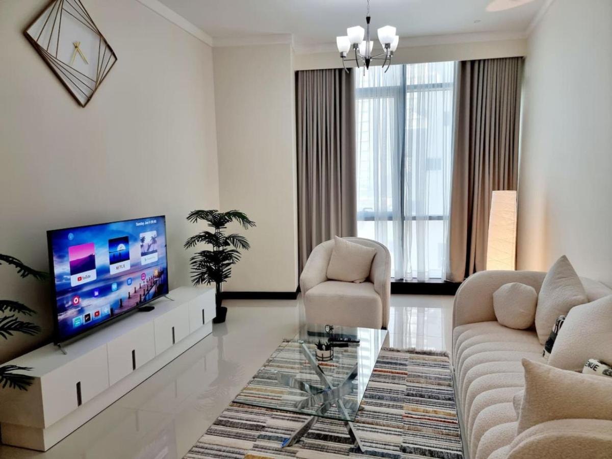 One Bedroom White Apartment