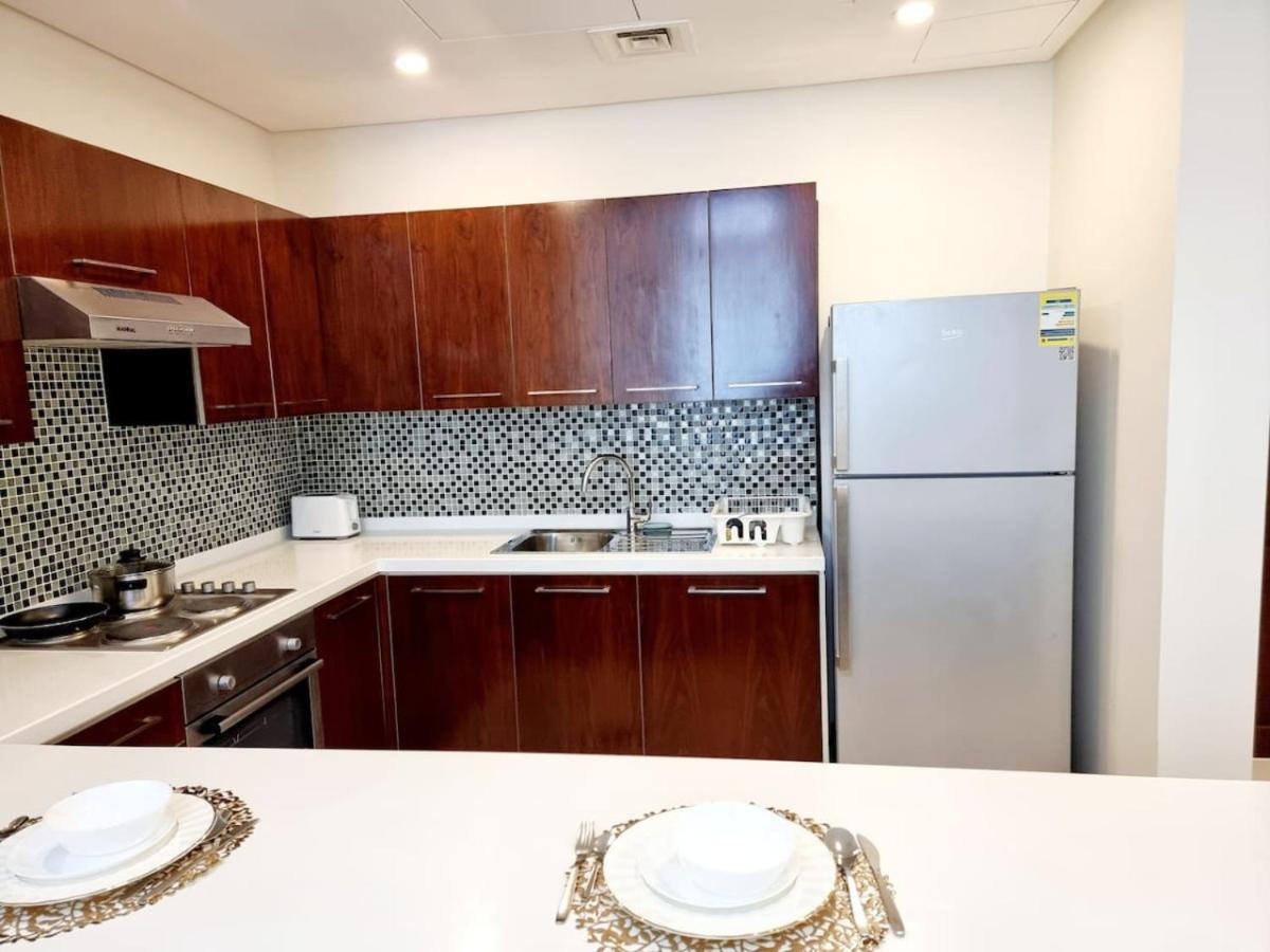 One Bedroom White Apartment