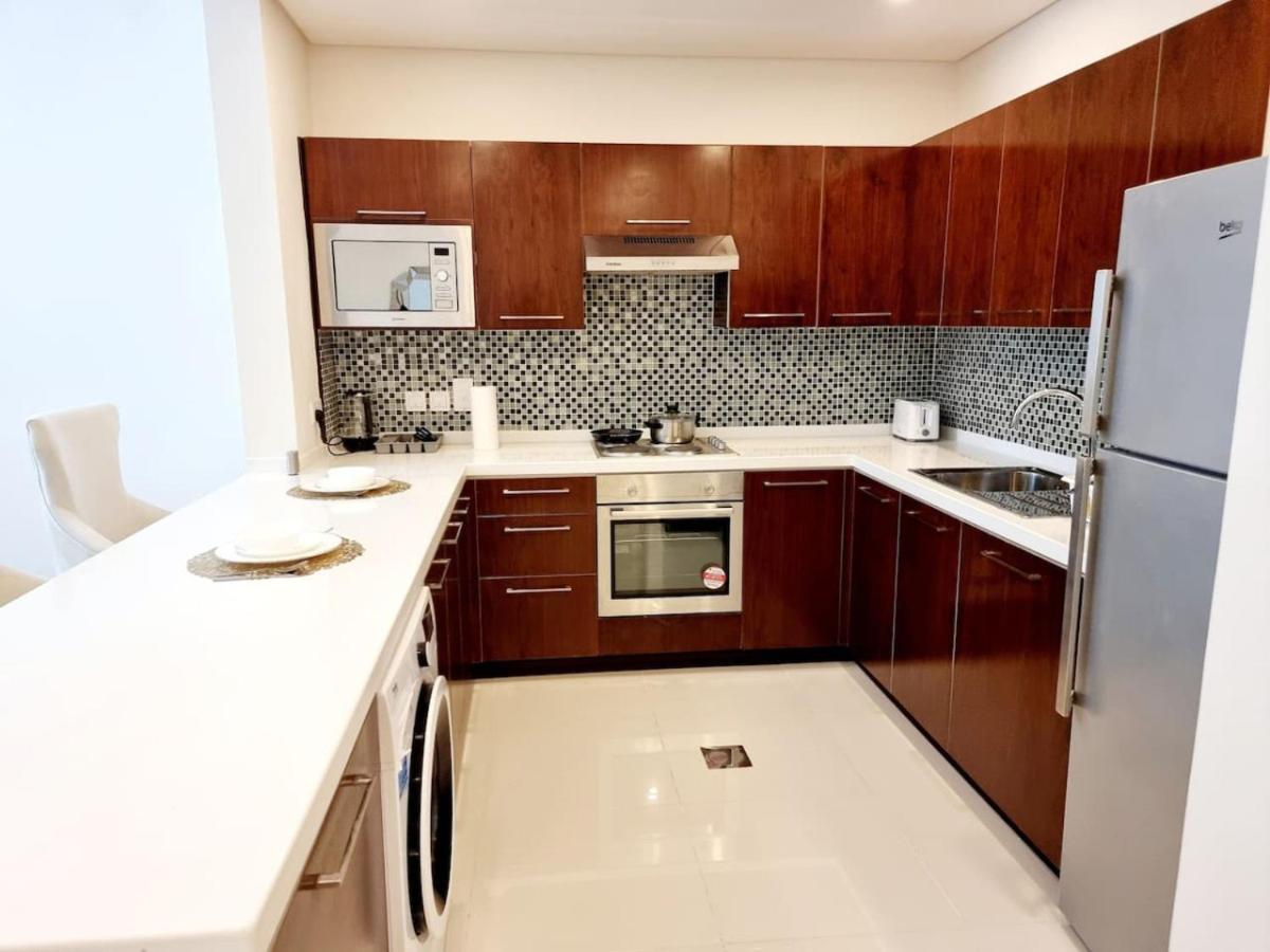 One Bedroom White Apartment