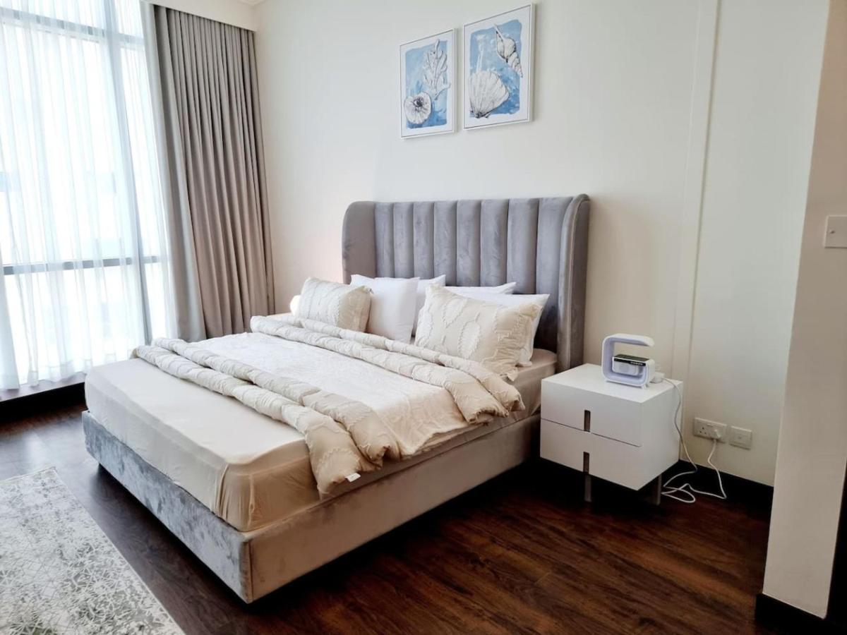 One Bedroom White Apartment