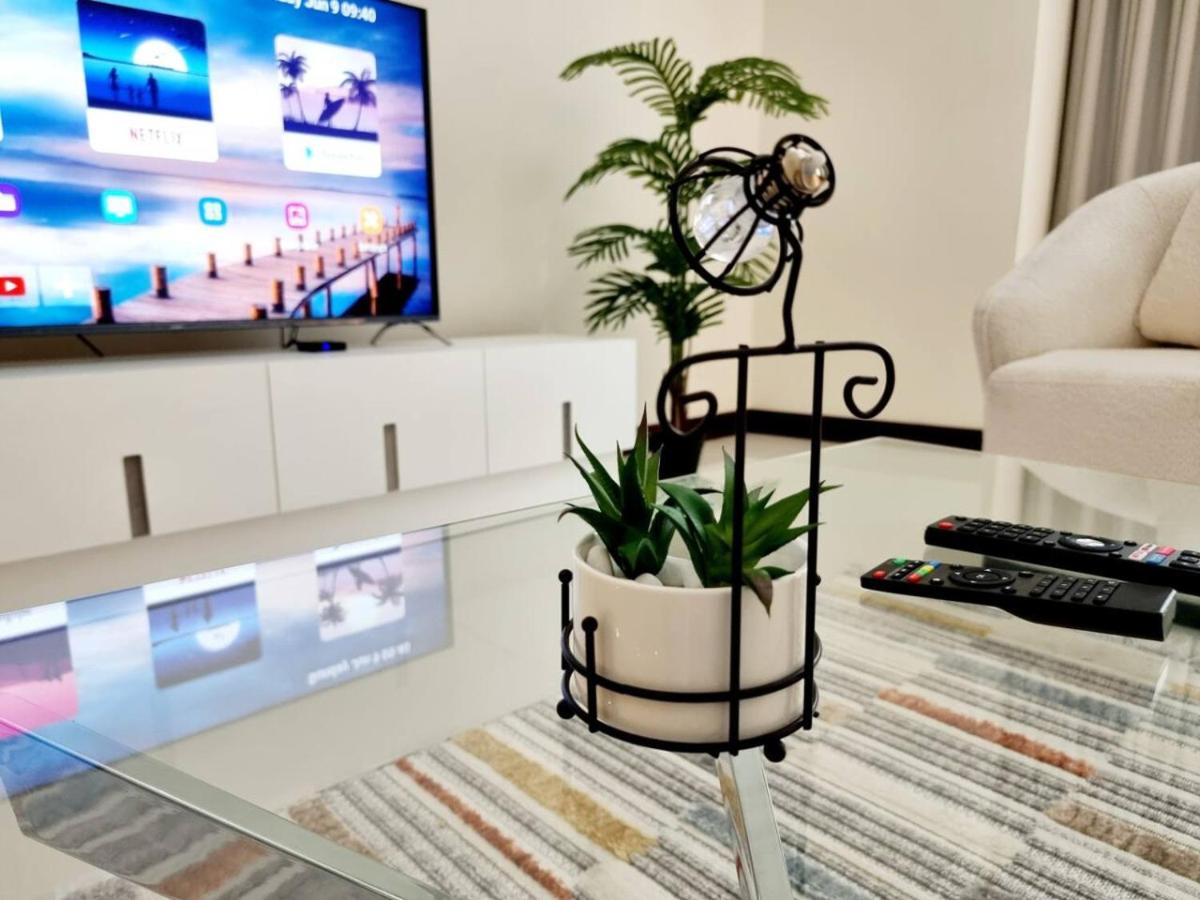 One Bedroom White Apartment
