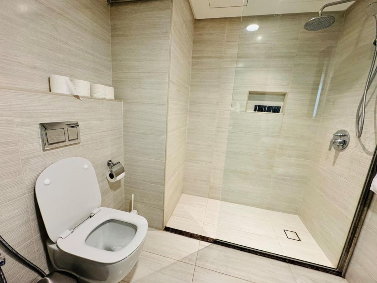 One Bedroom Sea View 31st Floor
