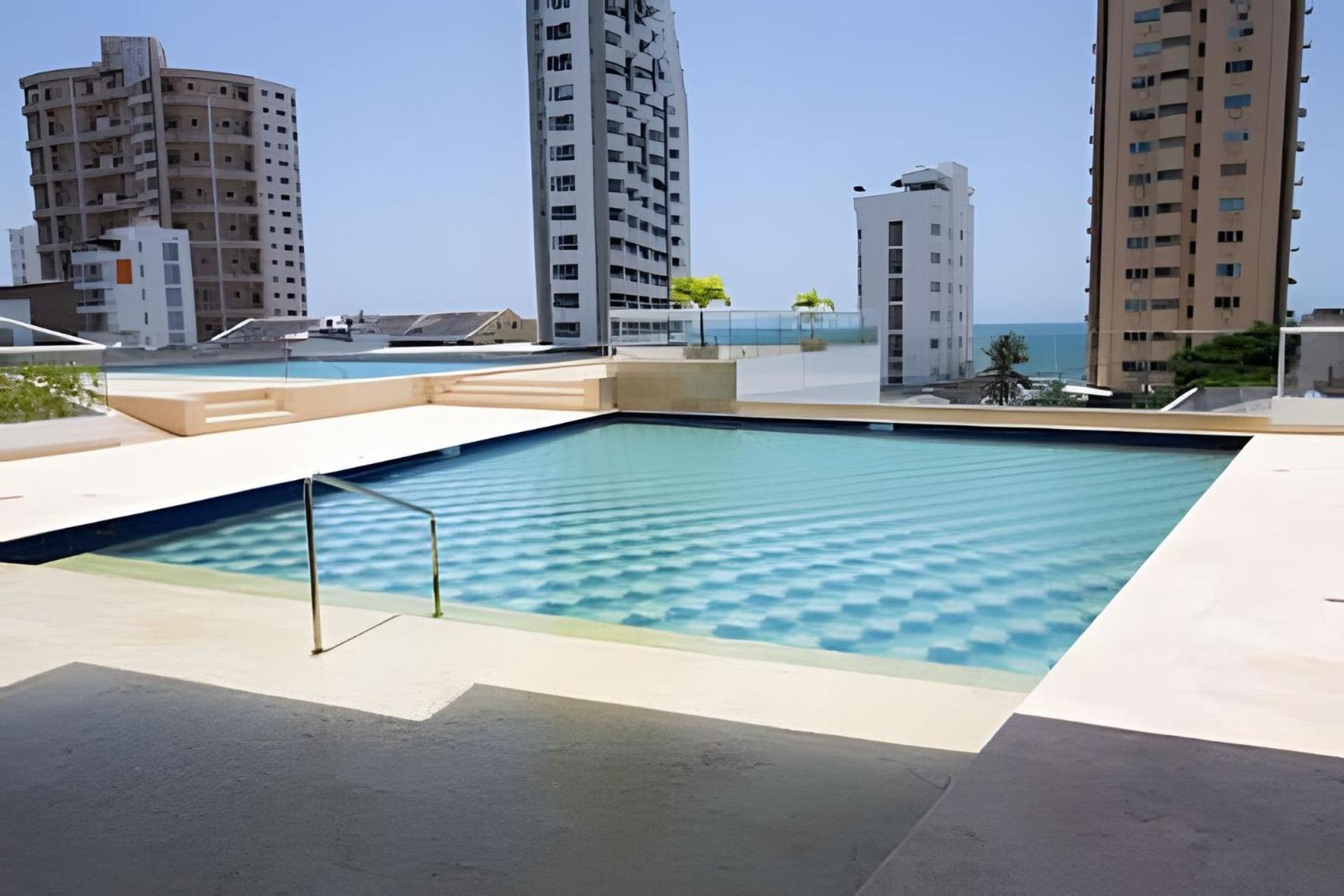 Modern 2BR next to the Walled City+Oceanside View