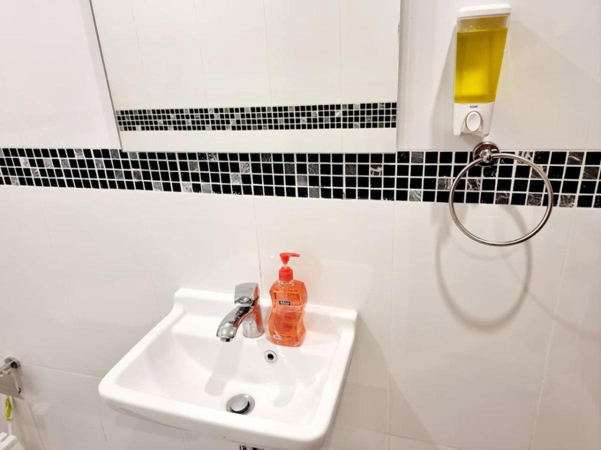 One Bedroom Yellow Luxe Manama