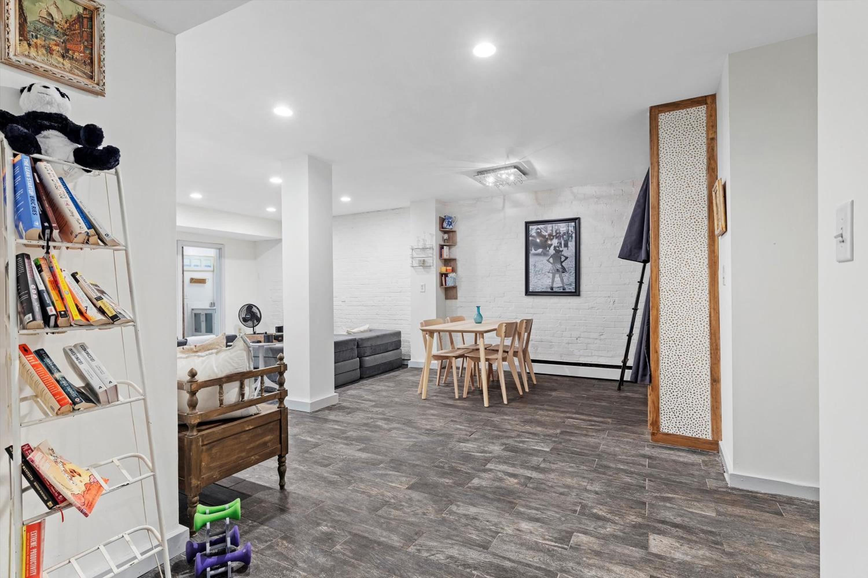 Cheery Flat in Adams Morgan - Mt Pleasant view 5
