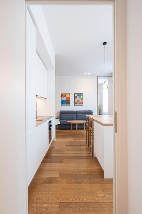 splendid one bedroom De Angeli 2nd fl - Mirable PM