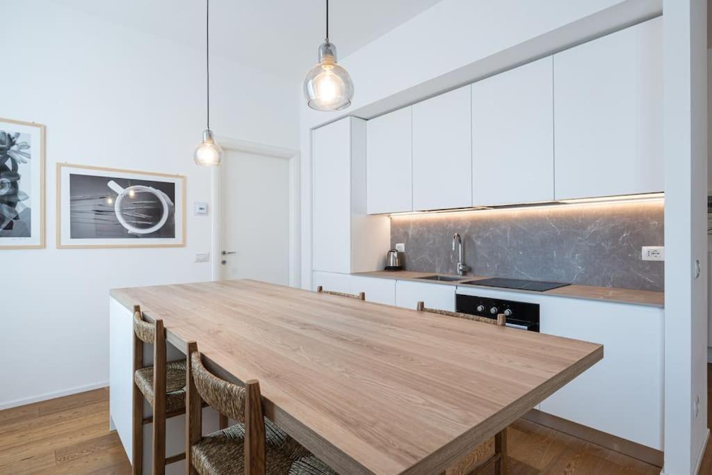 splendid one bedroom De Angeli 2nd fl - Mirable PM