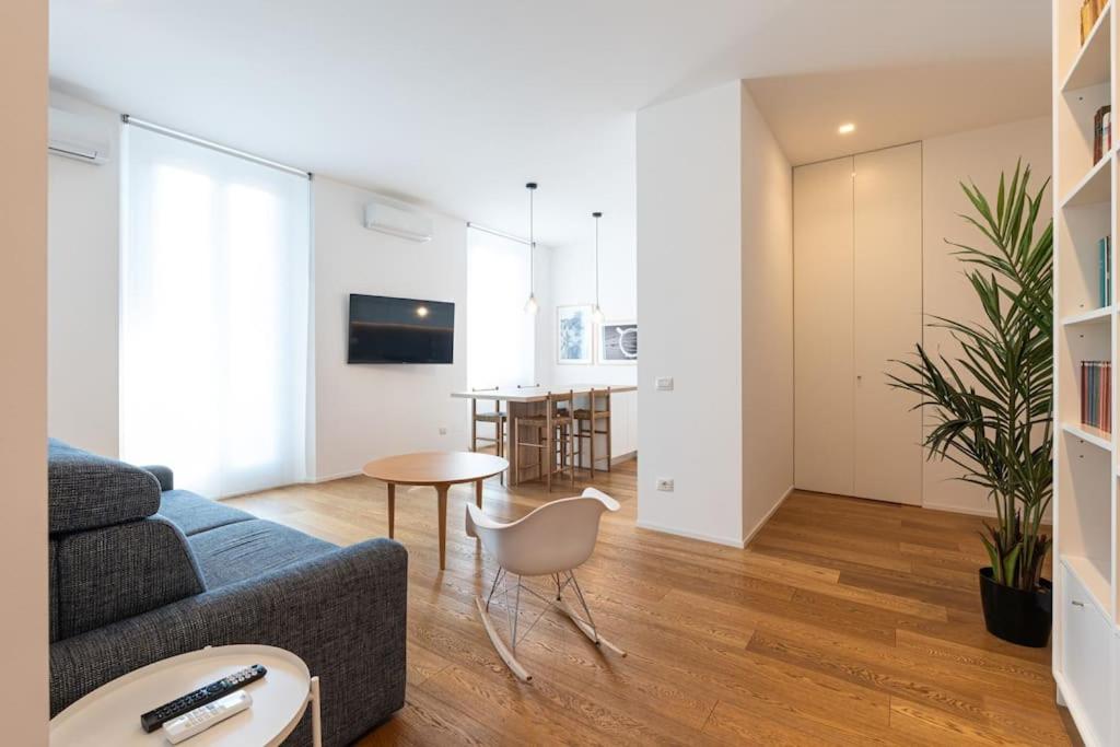 splendid one bedroom De Angeli 2nd fl - Mirable PM