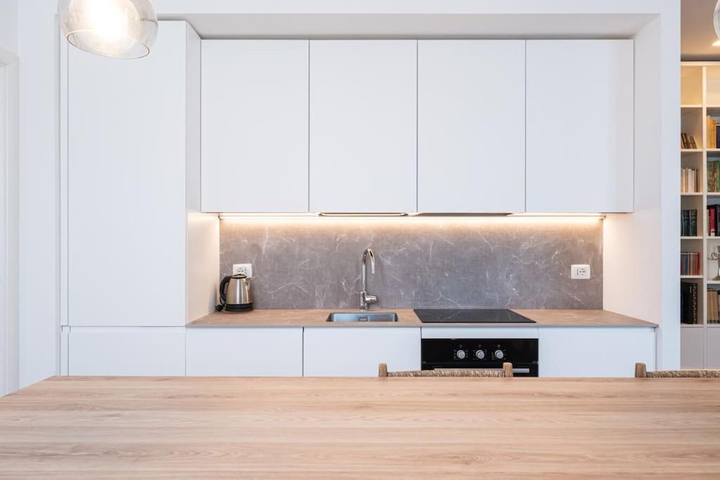 splendid one bedroom De Angeli 2nd fl - Mirable PM