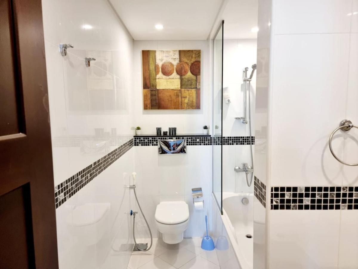 One Bedroom Yellow Luxe Manama