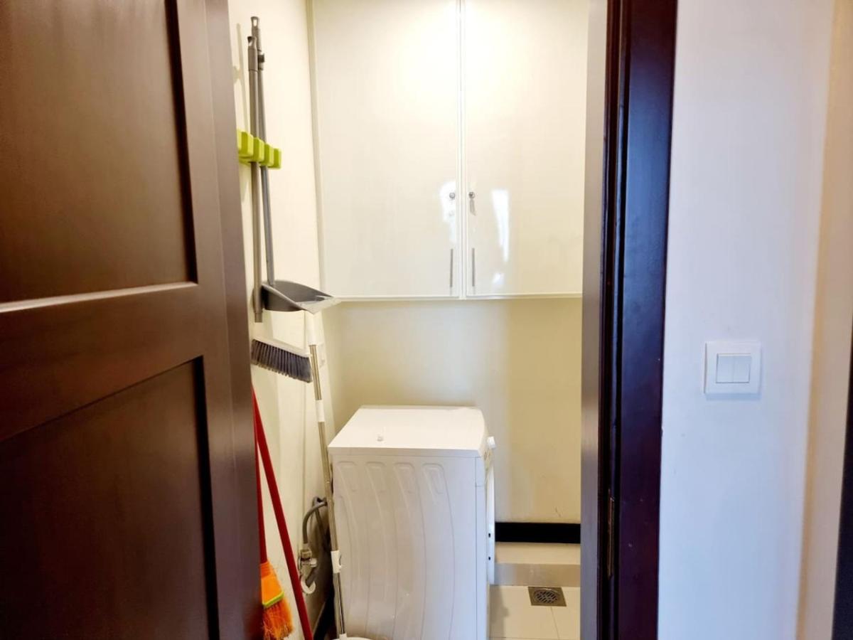 One Bedroom Yellow Luxe Manama