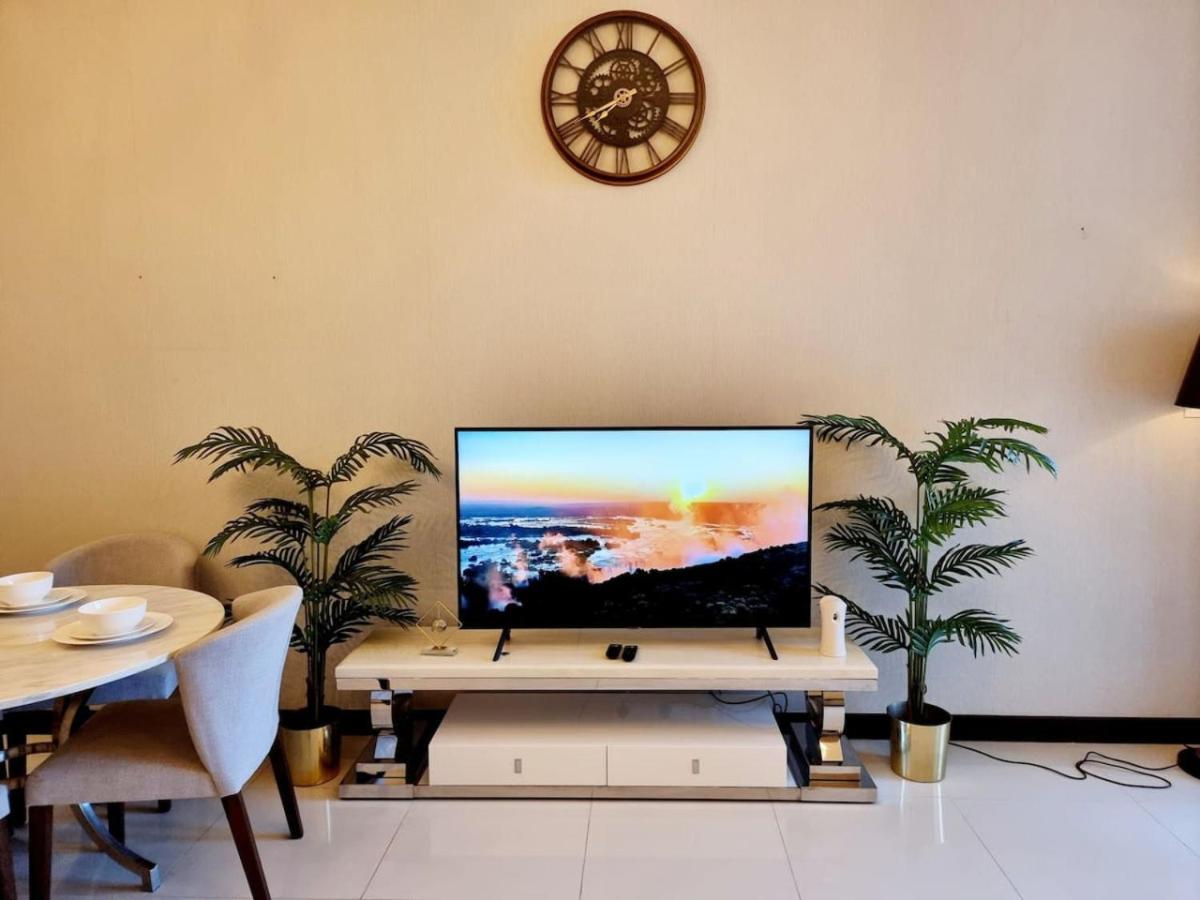 One Bedroom Yellow Luxe Manama