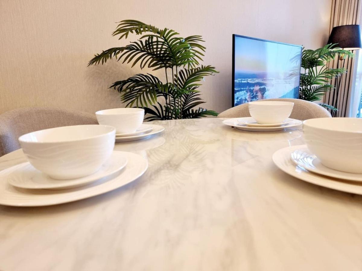 One Bedroom Yellow Luxe Manama