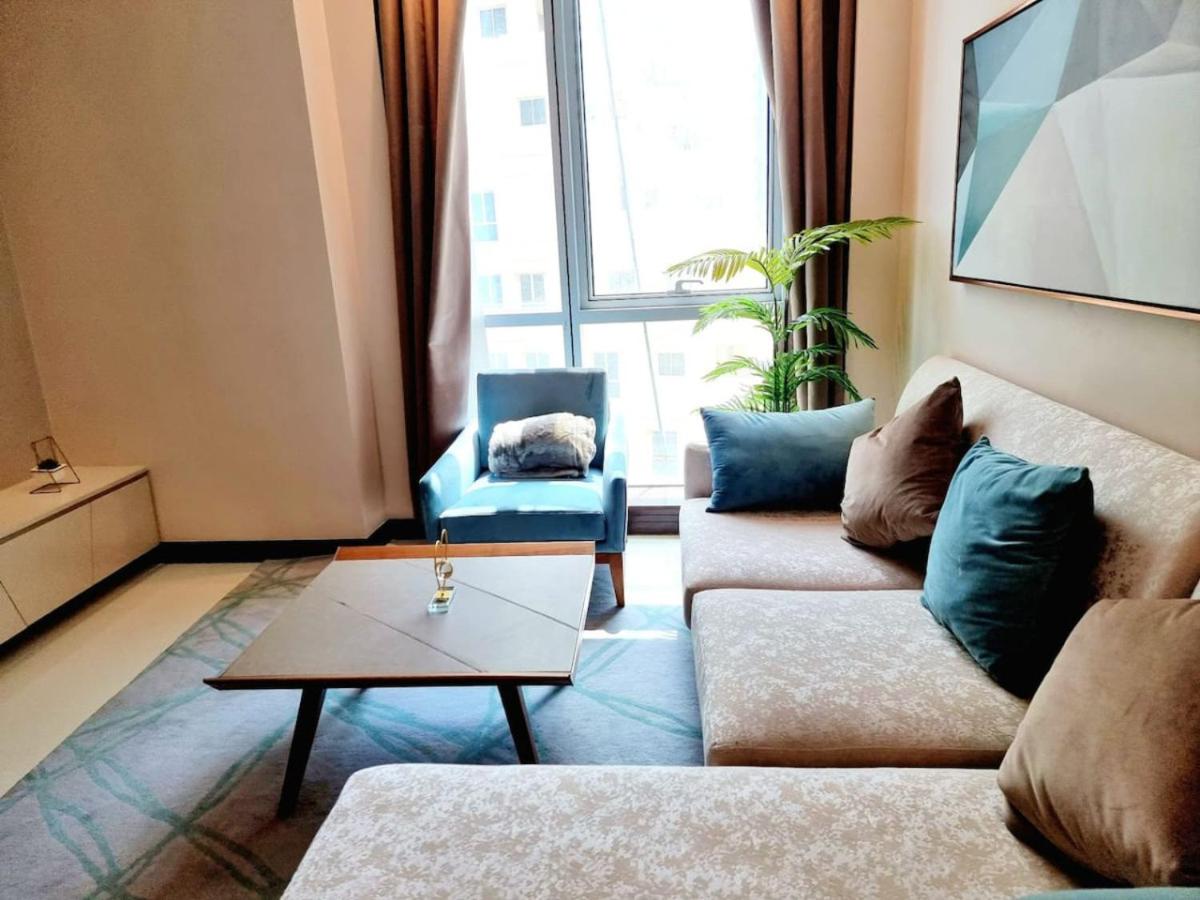 Luxury Three Bedroom Apt