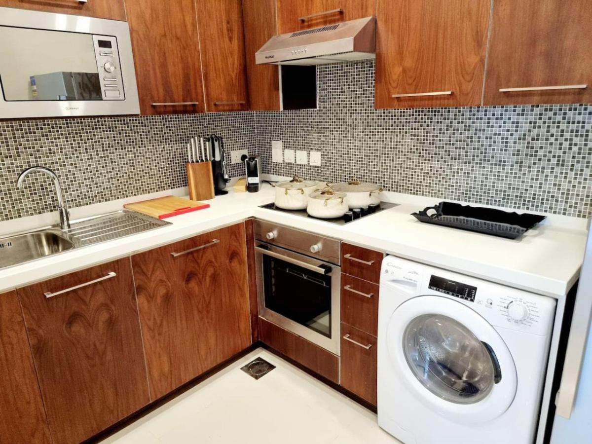 Luxury Three Bedroom Apt