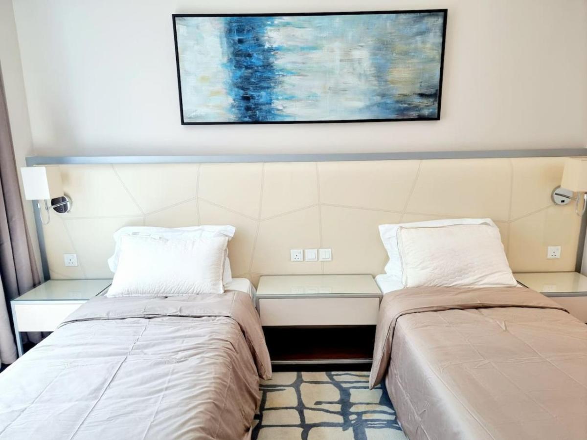 Luxury Three Bedroom Apt