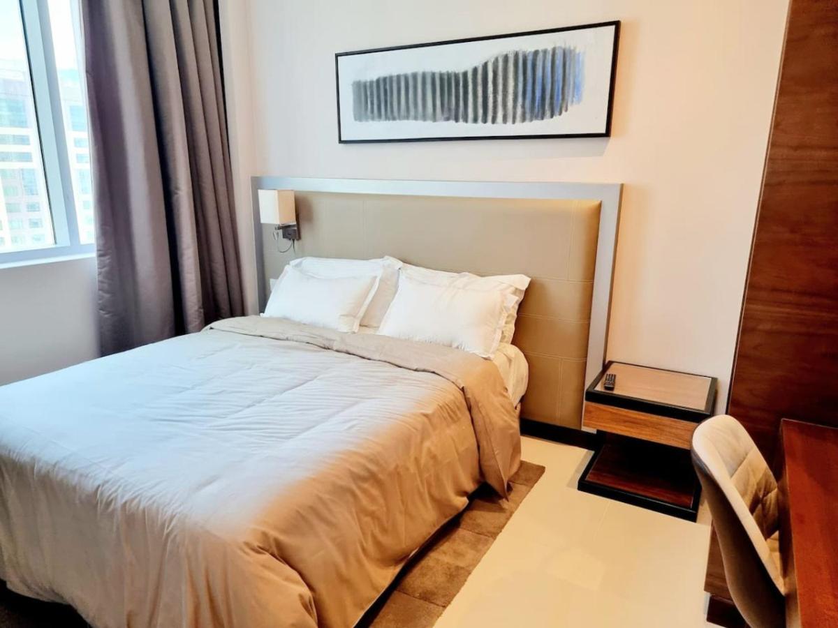 Luxury Three Bedroom Apt