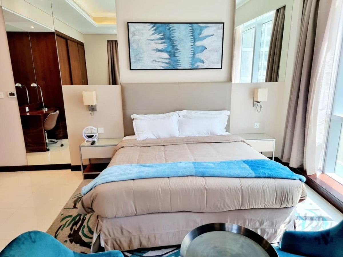 Luxury Three Bedroom Apt