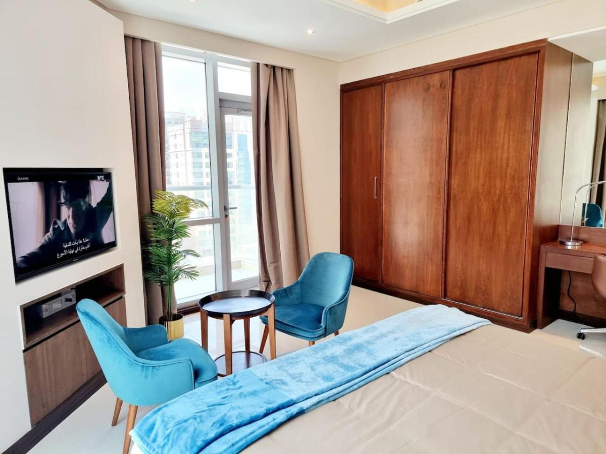 Luxury Three Bedroom Apt