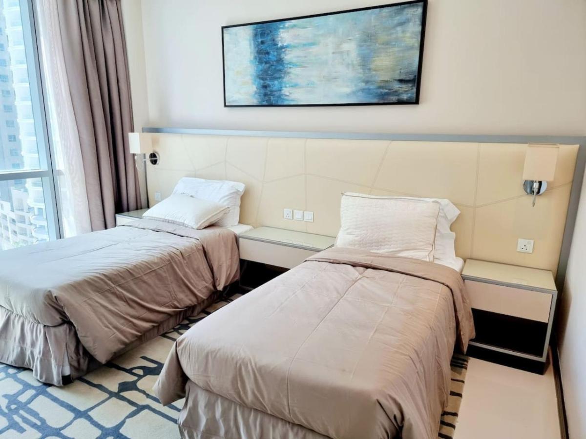 Luxury Three Bedroom Apt