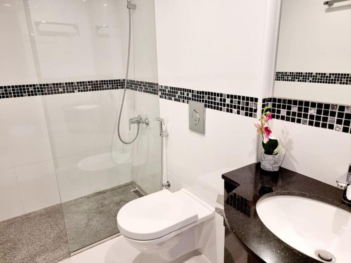 Luxury Three Bedroom Apt