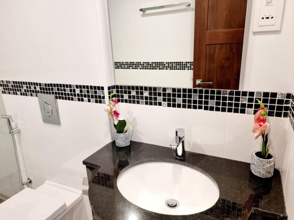 Luxury Three Bedroom Apt