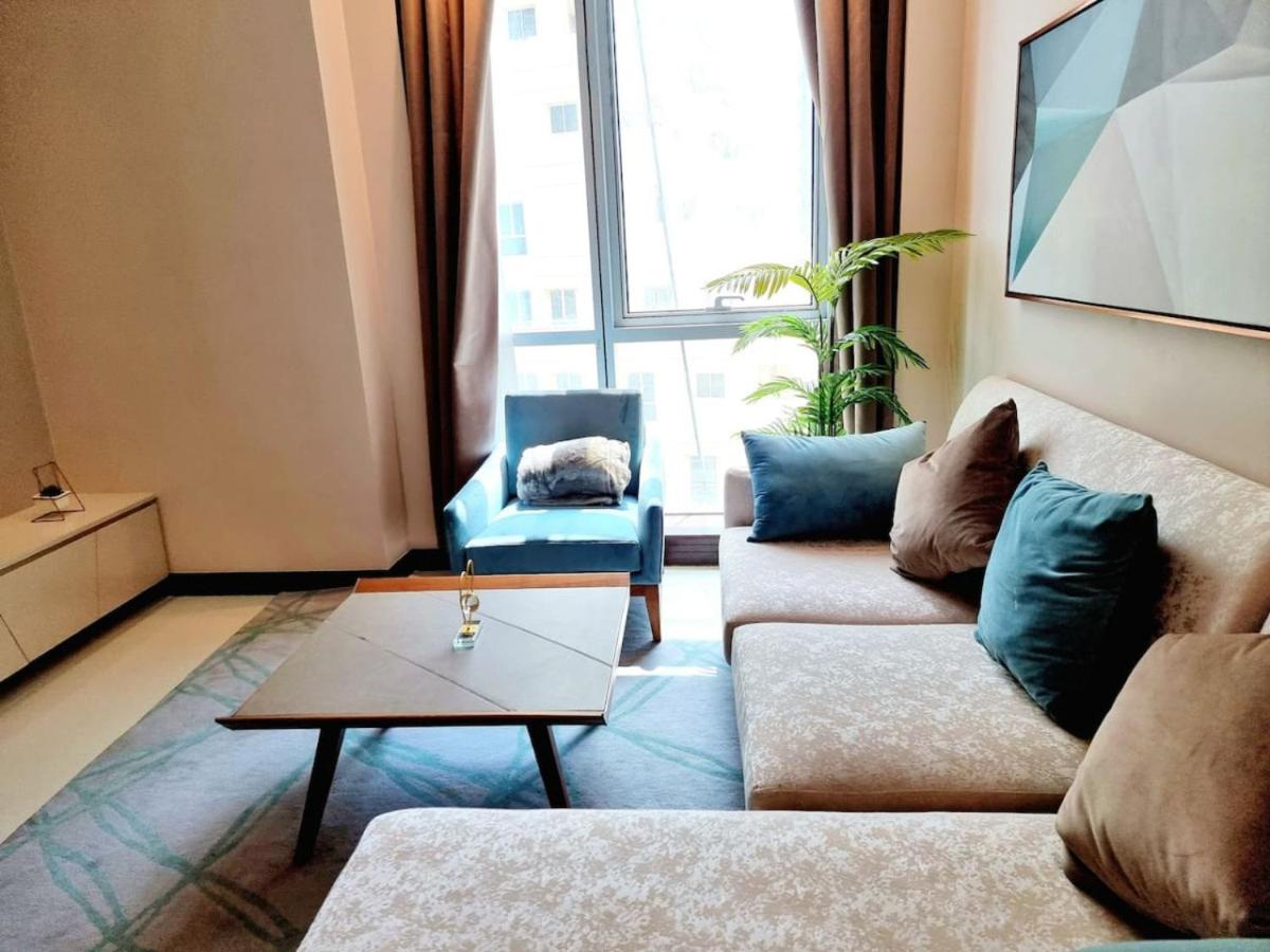 Luxury Three Bedroom Apt