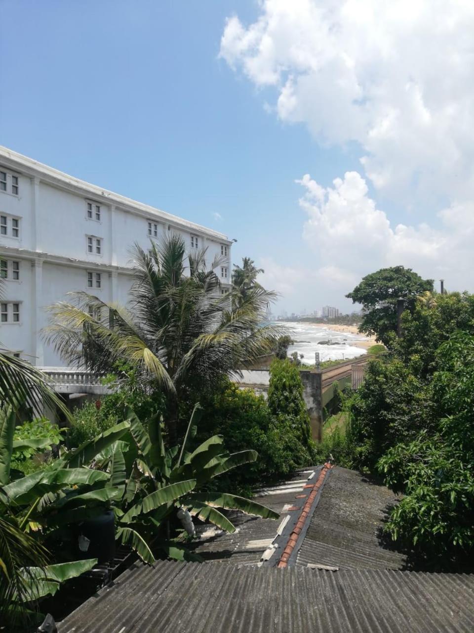 Mount Laveniya Options Resorts