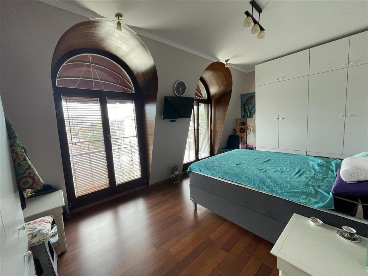 Cozy Penthaus view 4