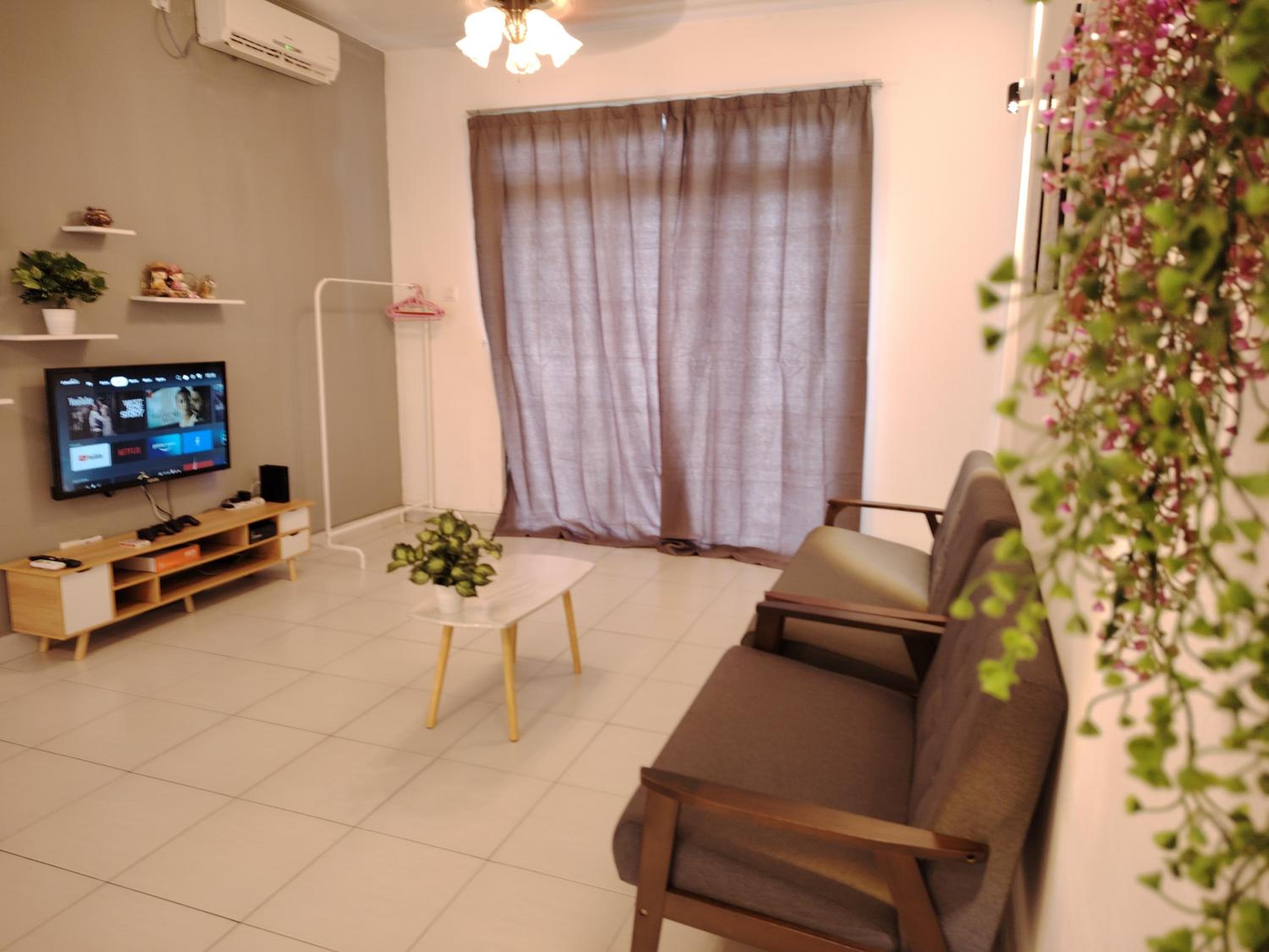MGM-Tebrau City Walk within 5 min to AEON Mall, Ikea & Toppen