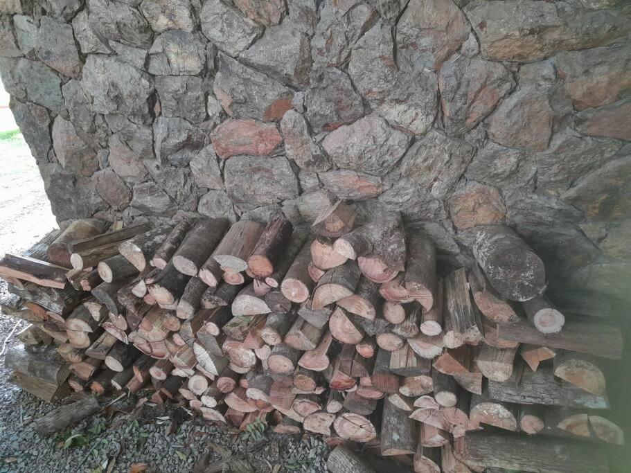 Casinha da Serra com açude