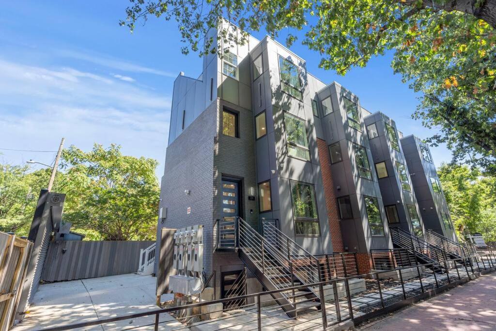 Capitol Hill 4 Charming Townhouse in Downtown DC with Rooftop Free Parking and WIFI