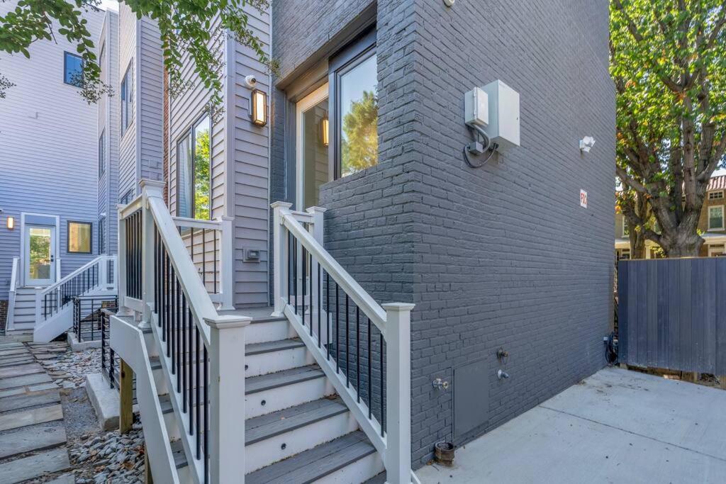 Capitol Hill 4 Charming Townhouse in Downtown DC with Rooftop Free Parking and WIFI photo 4