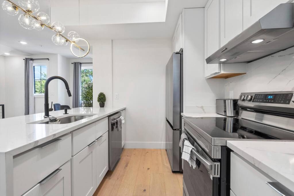 Capitol Hill 4 Charming Townhouse in Downtown DC with Rooftop Free Parking and WIFI, photo 20