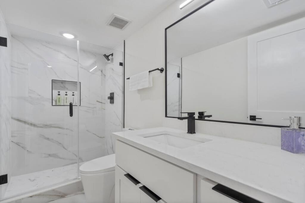 Capitol Hill 4 Charming Townhouse in Downtown DC with Rooftop Free Parking and WIFI, photo 25