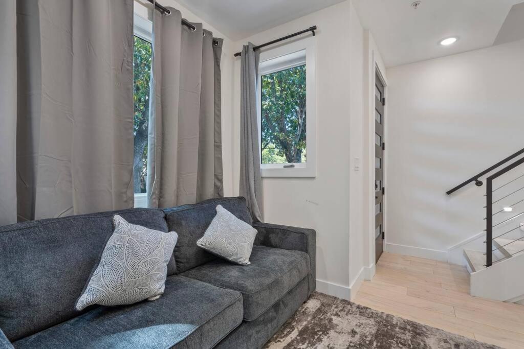 Capitol Hill 4 Charming Townhouse in Downtown DC with Rooftop Free Parking and WIFI, photo 13