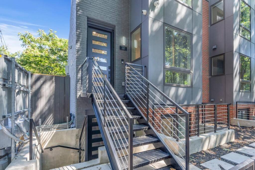 Capitol Hill 4 Charming Townhouse in Downtown DC with Rooftop Free Parking and WIFI photo 3