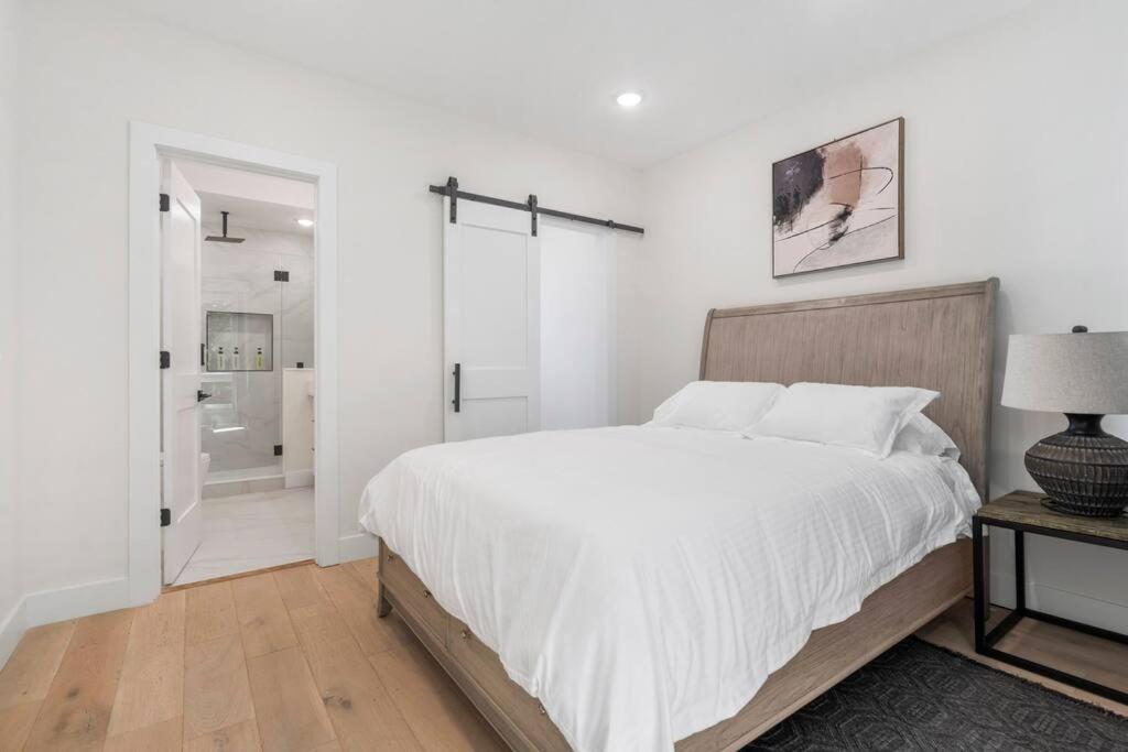 Capitol Hill 4 Charming Townhouse in Downtown DC with Rooftop Free Parking and WIFI photo 2