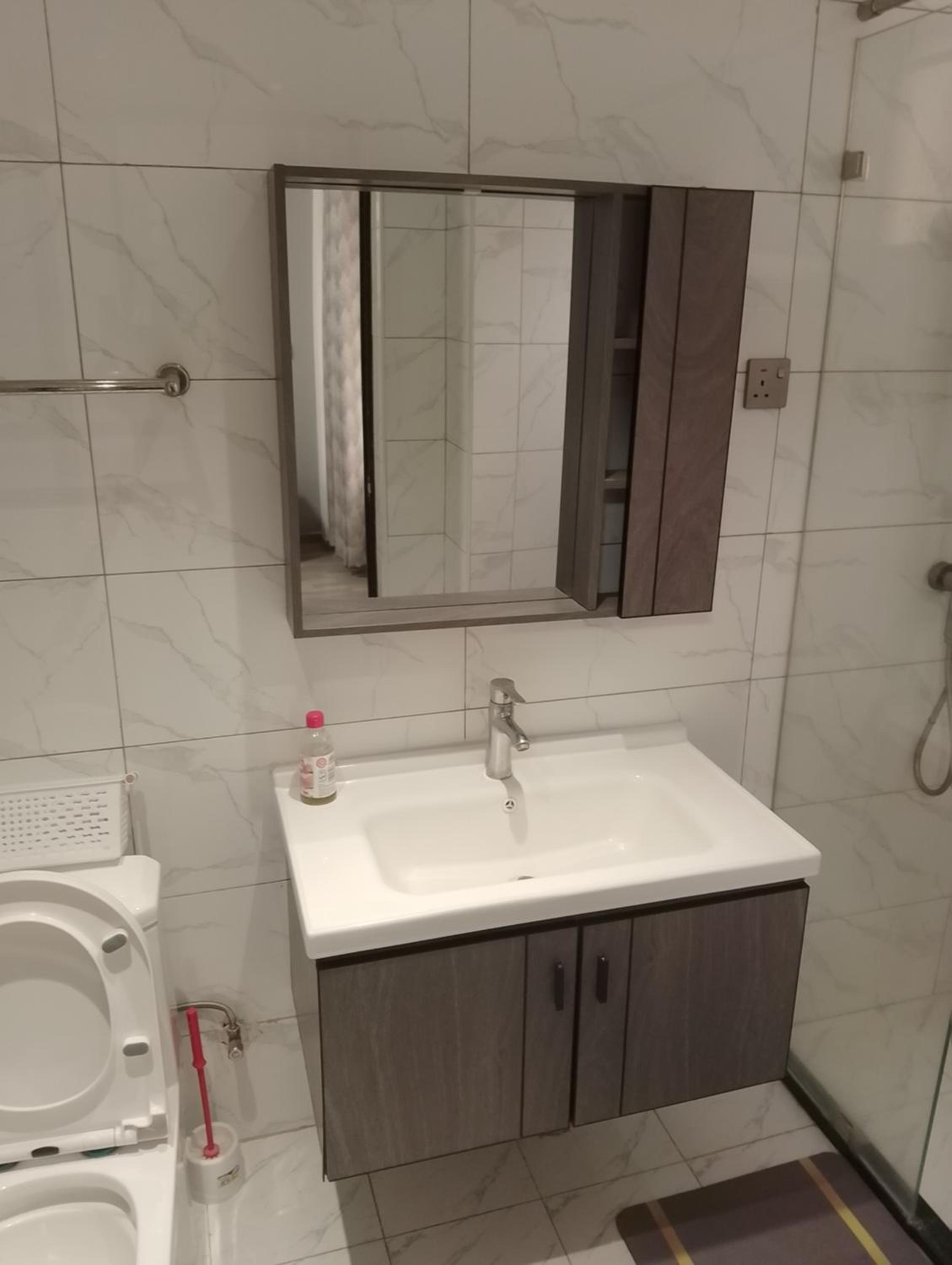 Pretty 4 bedroom at cozy apartments view 4