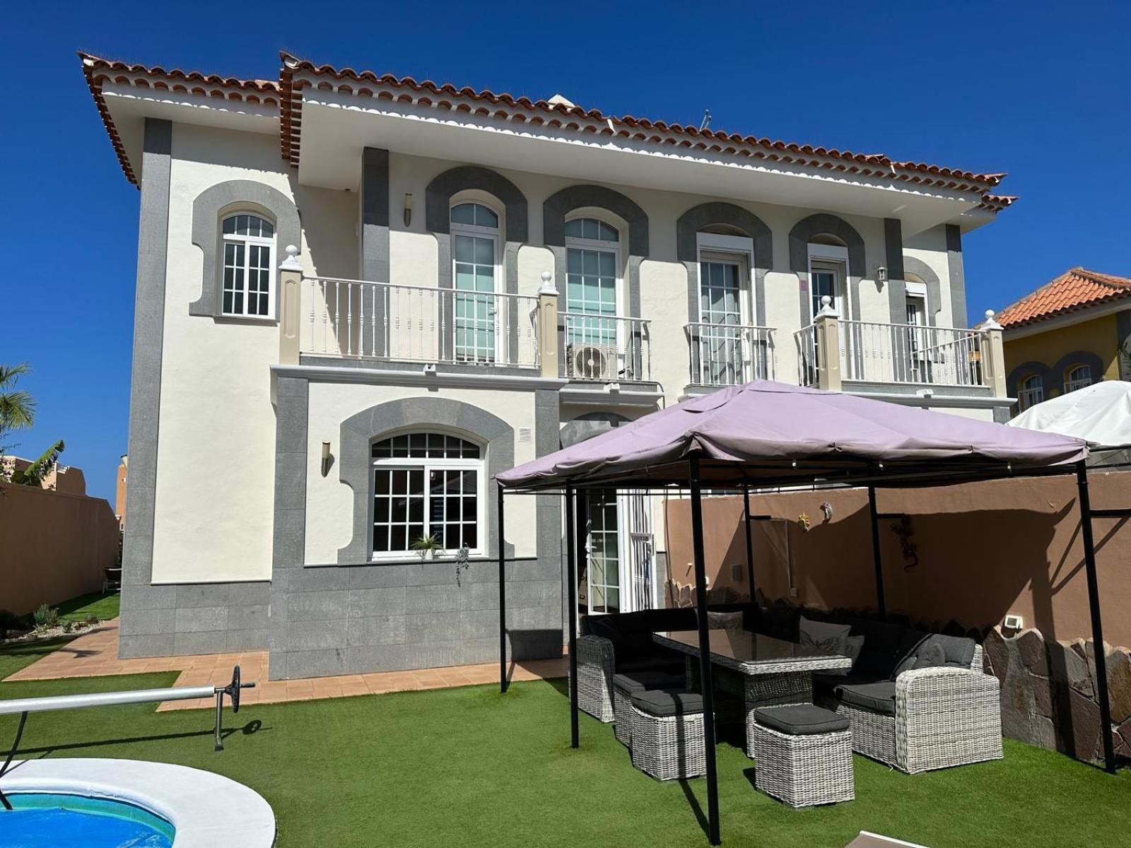 VILLA MELYNA Private Heated Pool