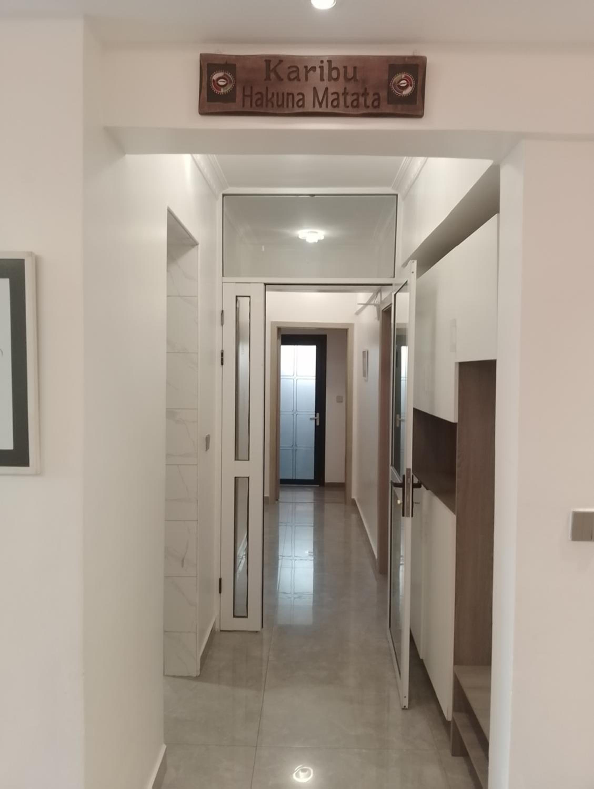 Pretty 4 bedroom at cozy apartments view 2