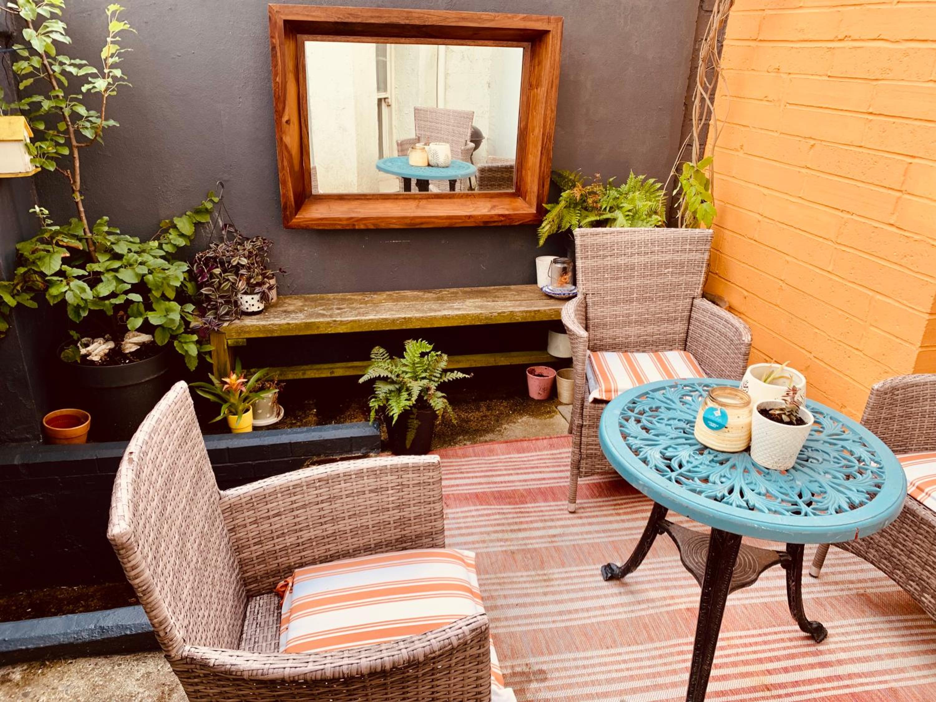 Vibrant beachfront Folkestone getaway