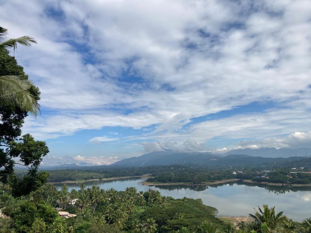 Hillcrest Holiday Home -Kandy