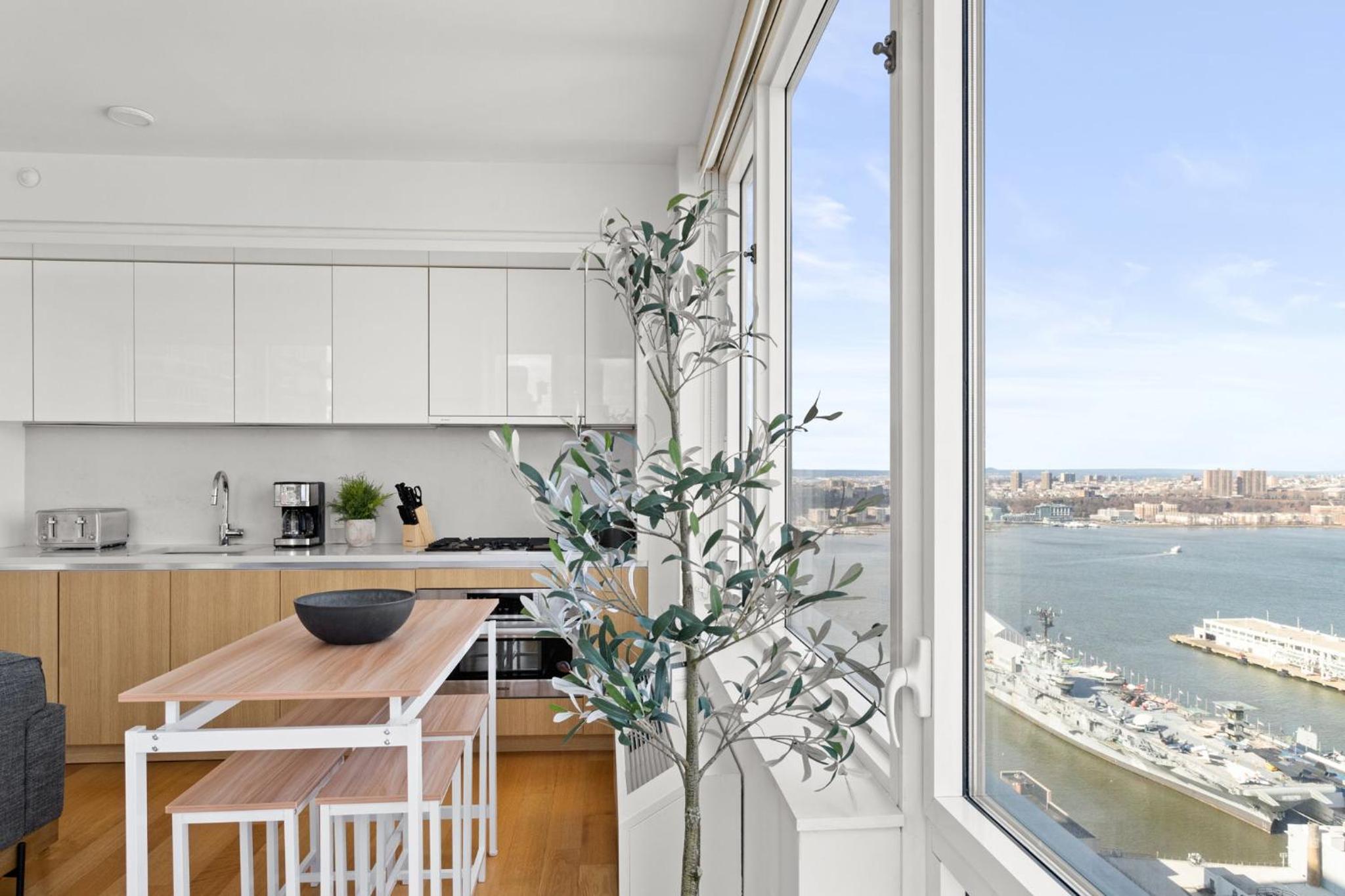 1 BD Luxury apartment with stunning views