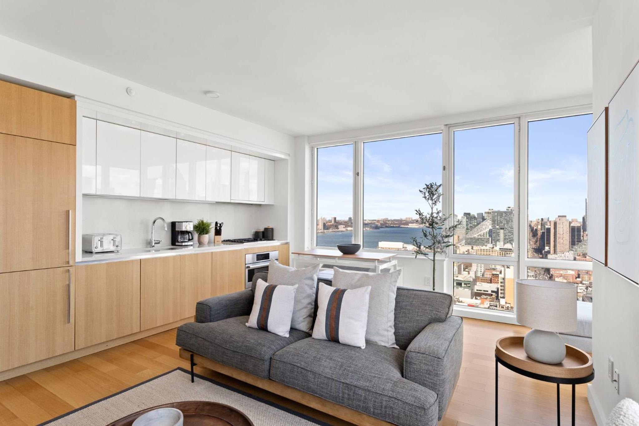 1 BD Luxury apartment with stunning views