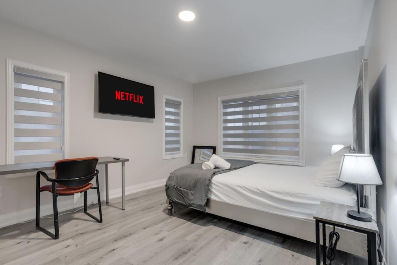 Quite Room to Work with Smart TV