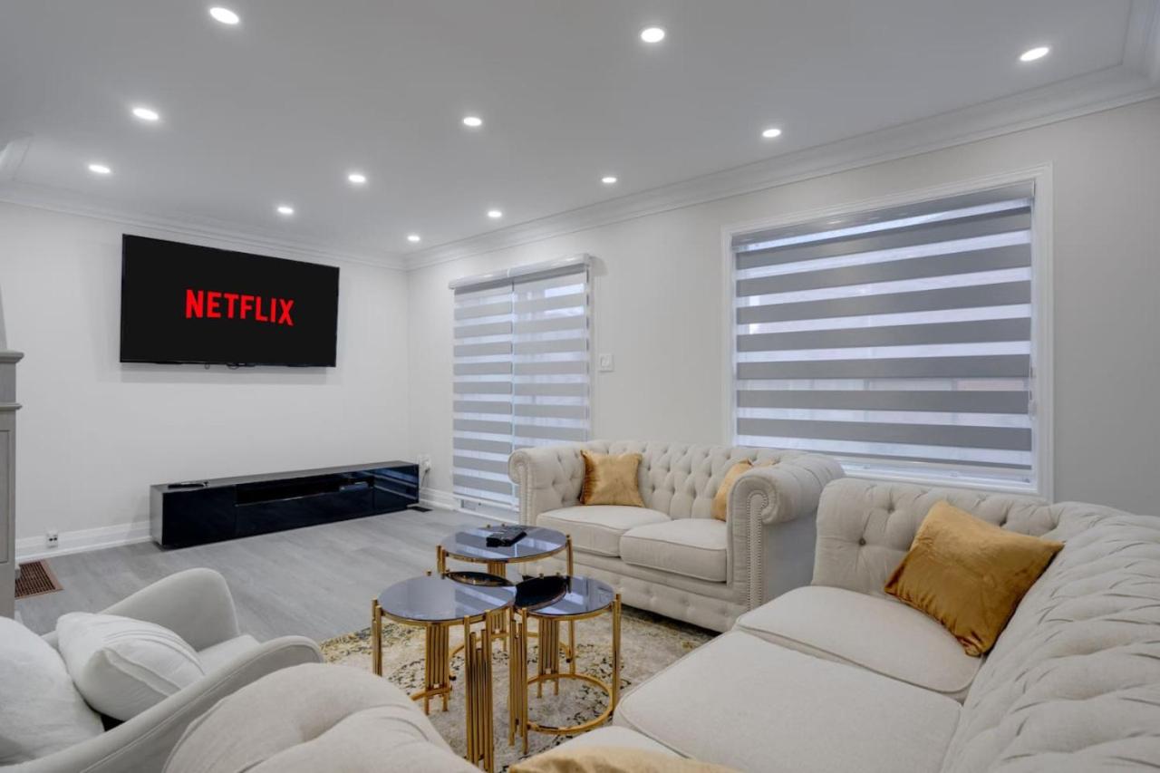 Quite Room to Work with Smart TV