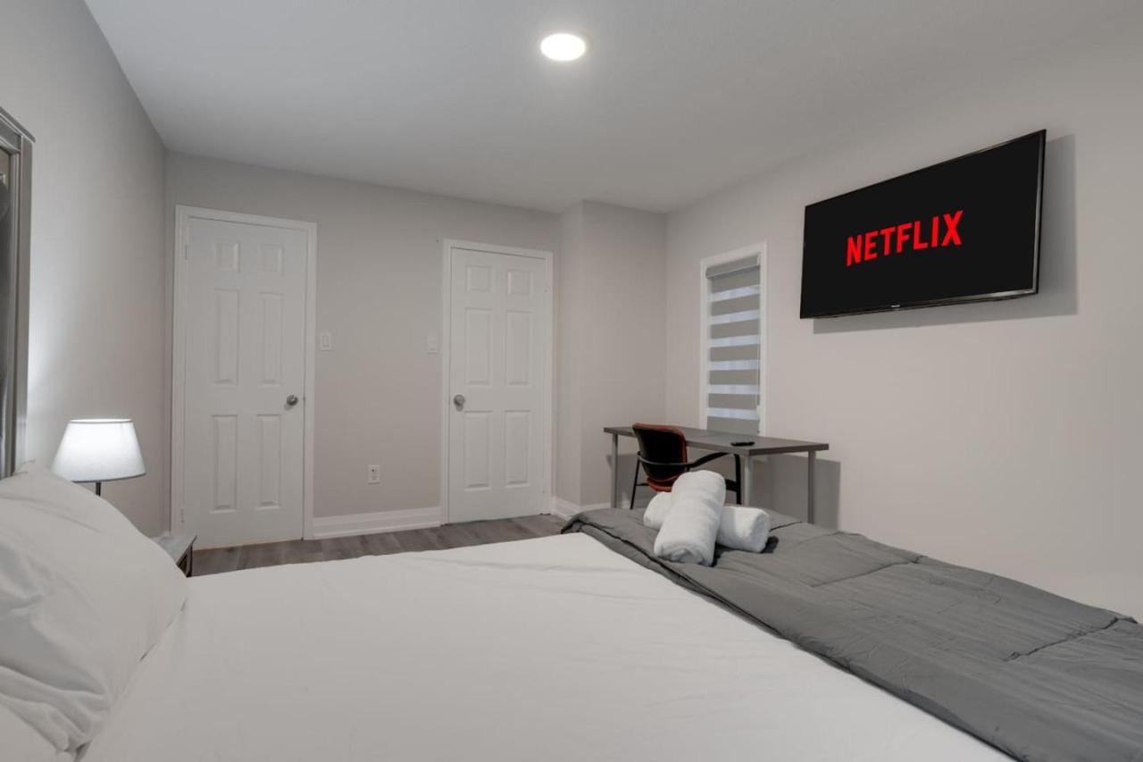 Quite Room to Work with Smart TV